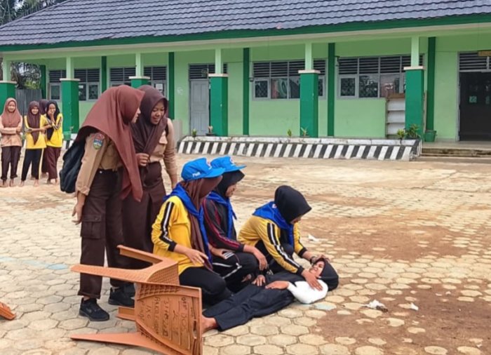 Drama Tim PMR MTsN 7 Bungo Tutup Pekan Minat Bakat dengan Aksi Heroik Penyelamatan Korban Gempa