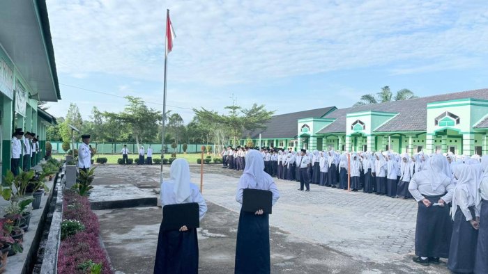 Semangat Baru Pasca Idul Fitri, Upacara Bendera Perdana MTsN 7 Bungo Tandai Kembalinya Aktivitas KBM