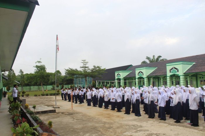 Hari Terakhir ASAS, Kepala MTsN 7 Bungo Beri Motivasi dan Tegaskan Pentingnya Kejujuran Hari Terakhir ASAS, Kepala MTsN 7 Bungo Beri Motivasi dan Tegaskan Pentingnya Kejujuran