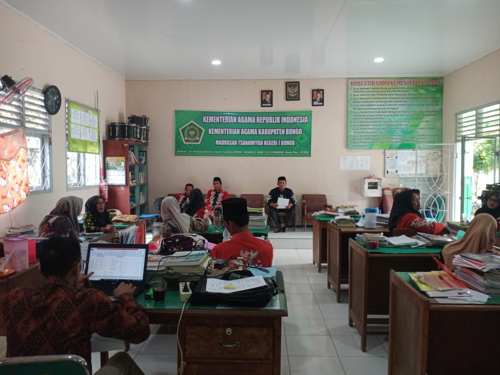 Kepala MTsN 7 Bungo Pimpin Rapat Koordinasi dan Evaluasi Pasca Idul Fitri 1446 H