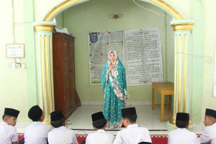 MTsN 7 Bungo Terapkan Pembiasaan Kultum, Latih Kepercayaan Diri dan Kemampuan Public Speaking Siswa MTsN 7 Bungo Terapkan Pembiasaan Kultum, Latih Kepercayaan Diri dan Kemampuan Public Speaking Siswa
