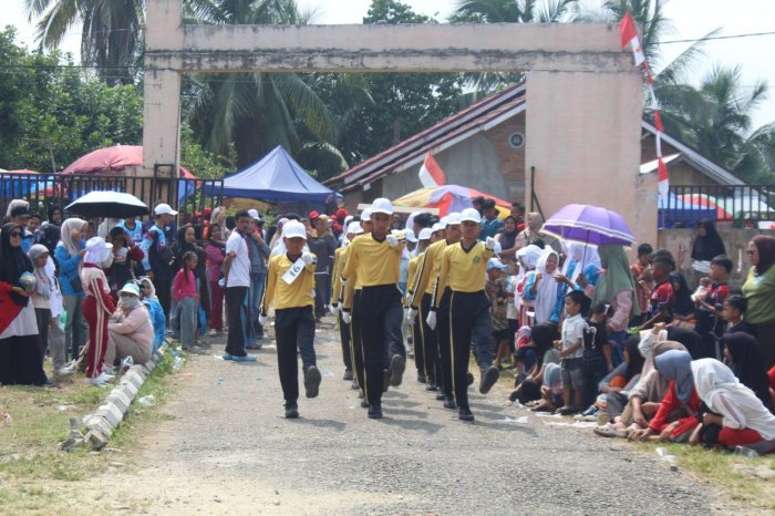 MTsN 7 Bungo Ikut Meriahkan Lomba Gerak Jalan HUT RI ke-81 di Kecamatan Tanah Tumbuh MTsN 7 Bungo Ikut Meriahkan Lomba Gerak Jalan HUT RI ke-81 di Kecamatan Tanah Tumbuh