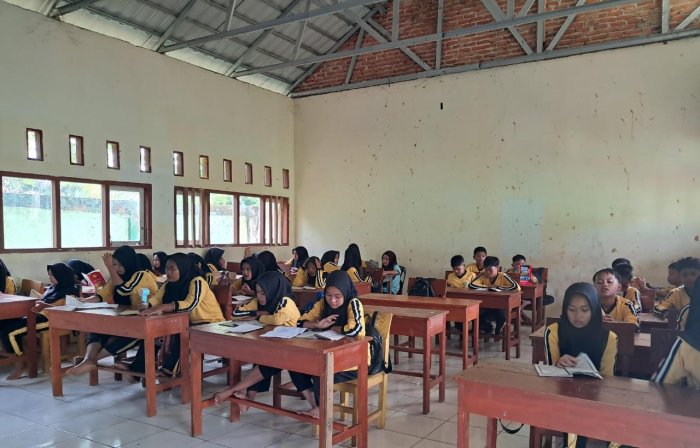 Aktivitas Literasi Al-Qurâ€™an Warnai Pagi Siswa MTsN 7 Bungo Sebelum KBM Dimulai