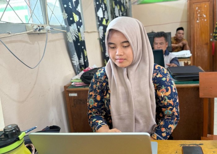 Guru MTsN 7 Bungo Siapkan Soal Asesmen Sumatif Akhir Semester Gasal 2025/2026