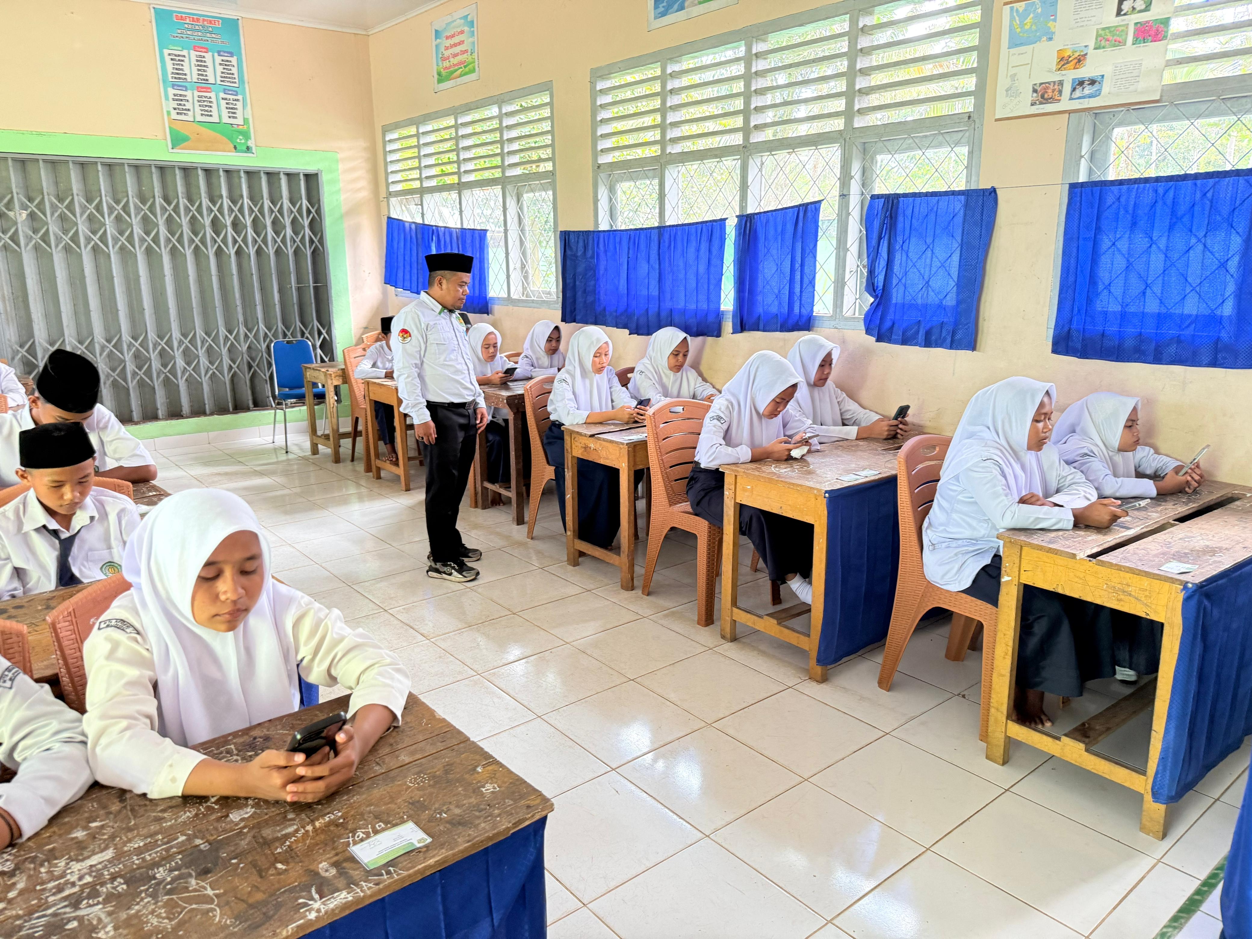 Hari Keempat Asesmen Sumatif Akhir Semester MTsN 7 Bungo: Semangat Tak Pernah Padam