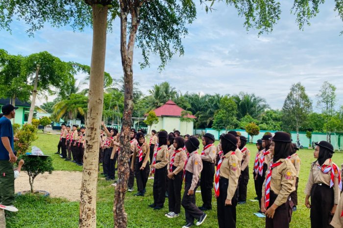 Pramuka MTsN 7 Bungo: Wadah Pembentukan Karakter dan Semangat Kebersamaan Siswa