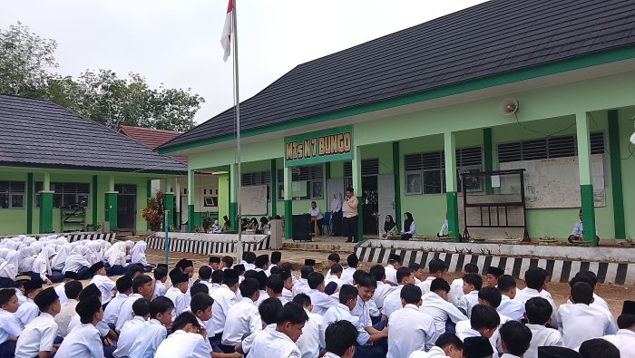 MTsN 7 Bungo Sukses Gelar Rangkaian Lomba Peringatan Maulid Nabi Muhammad SAW 1447 H