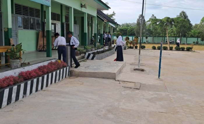 MTsN 7 Bungo Gelar Gerakan Bersih Lingkungan Jelang Upacara Hari Pahlawan 2025