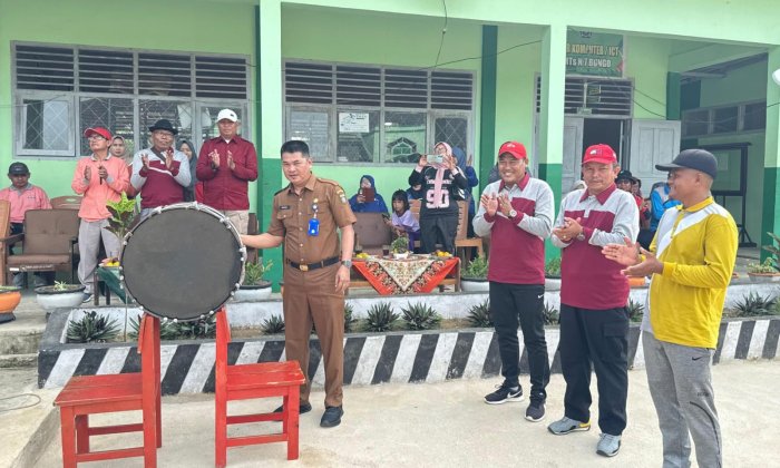 Sekcam Tanah Tumbuh Resmi Membuka Lomba HUT ke-80 PGRI dan HGN 2025 di MTsN 7 Bungo