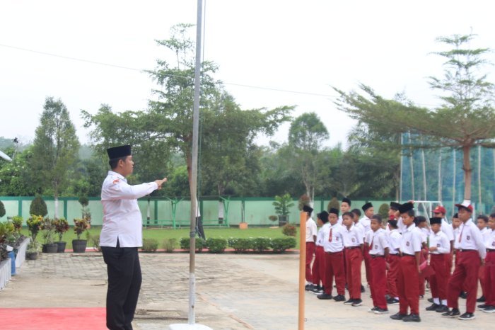 Pra MATAMUDA MTsN 7 Bungo Bekali Calon Murid Baru Hadapi Masa Taaruf Tahun Ajaran 2026/2027 Pra MATAMUDA MTsN 7 Bungo Bekali Calon Murid Baru Hadapi Masa Taaruf Tahun Ajaran 2026/2027