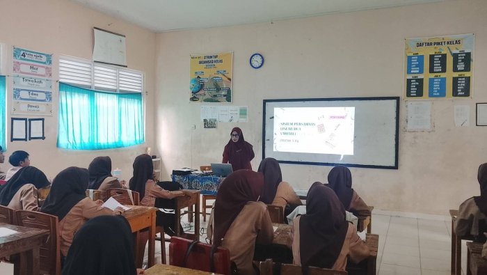 Visual Learning Hidupkan Pembelajaran SPLDV di MTsN 7 Bungo, Siswa Kelas IX B Lebih Aktif dan Antusias