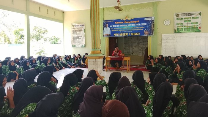 Tahfizul Quran Juz 30 Semarakkan Peringatan Isra' Mi'raj Nabi Muhammad SAW 1447 H/2026 M di MTsN 7 Bungo