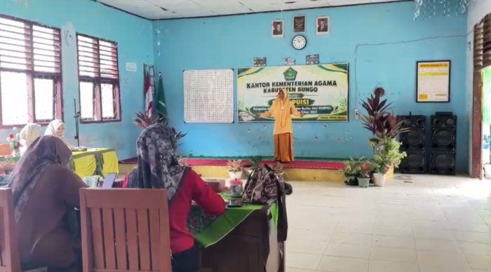 Siswa MTsN 7 Bungo Tampilkan Penghayatan dalam Lomba Puisi KOMPAS Madrasah 2026