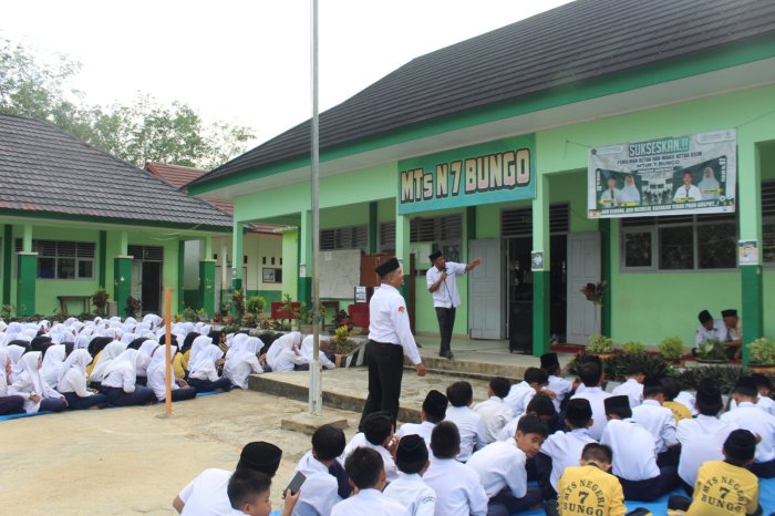 Pembukaan Pemilihan OSIM MTsN 7 Bungo Berlangsung Meriah dan Penuh Semangat Kebersamaan, Hadirkan Demokrasi Berkualitas