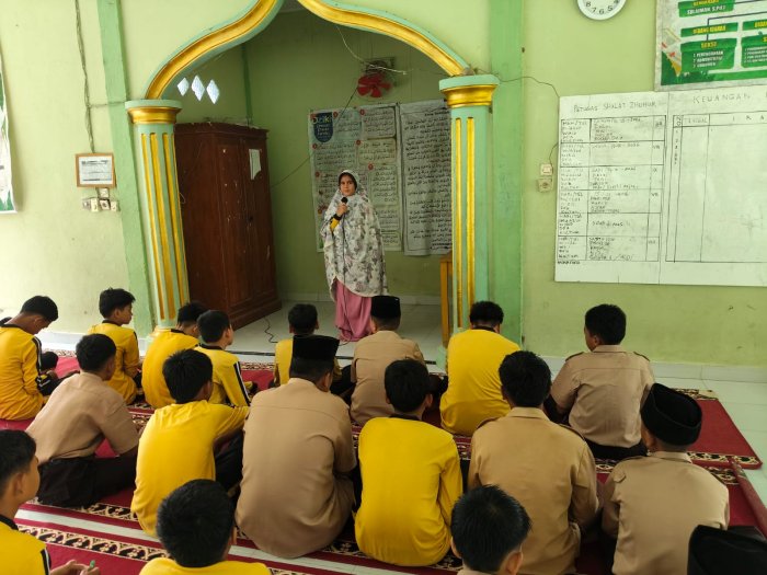 MTsN 7 Bungo Mantapkan Karakter Hubbullah Melalui Pembiasaan Salat Zuhur Berjamaah dan Kultum Siswa