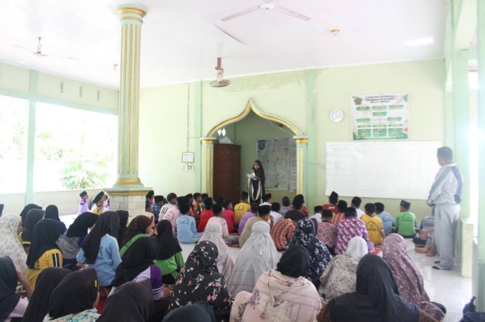Shalat Dzuhur Berjamaah, Peserta Didik Baru Kelas VII MTsN 7 Bungo Tampil Percaya Diri Sampaikan Kultum Shalat Dzuhur Berjamaah, Peserta Didik Baru Kelas VII MTsN 7 Bungo Tampil Percaya Diri Sampaikan Kultum
