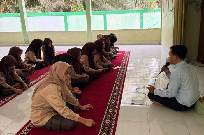 MTsN 7 Bungo Gelar Ekstrakurikuler Tilawatil Quran, Dorong Siswa Tingkatkan Kemampuan Membaca Al-Quran