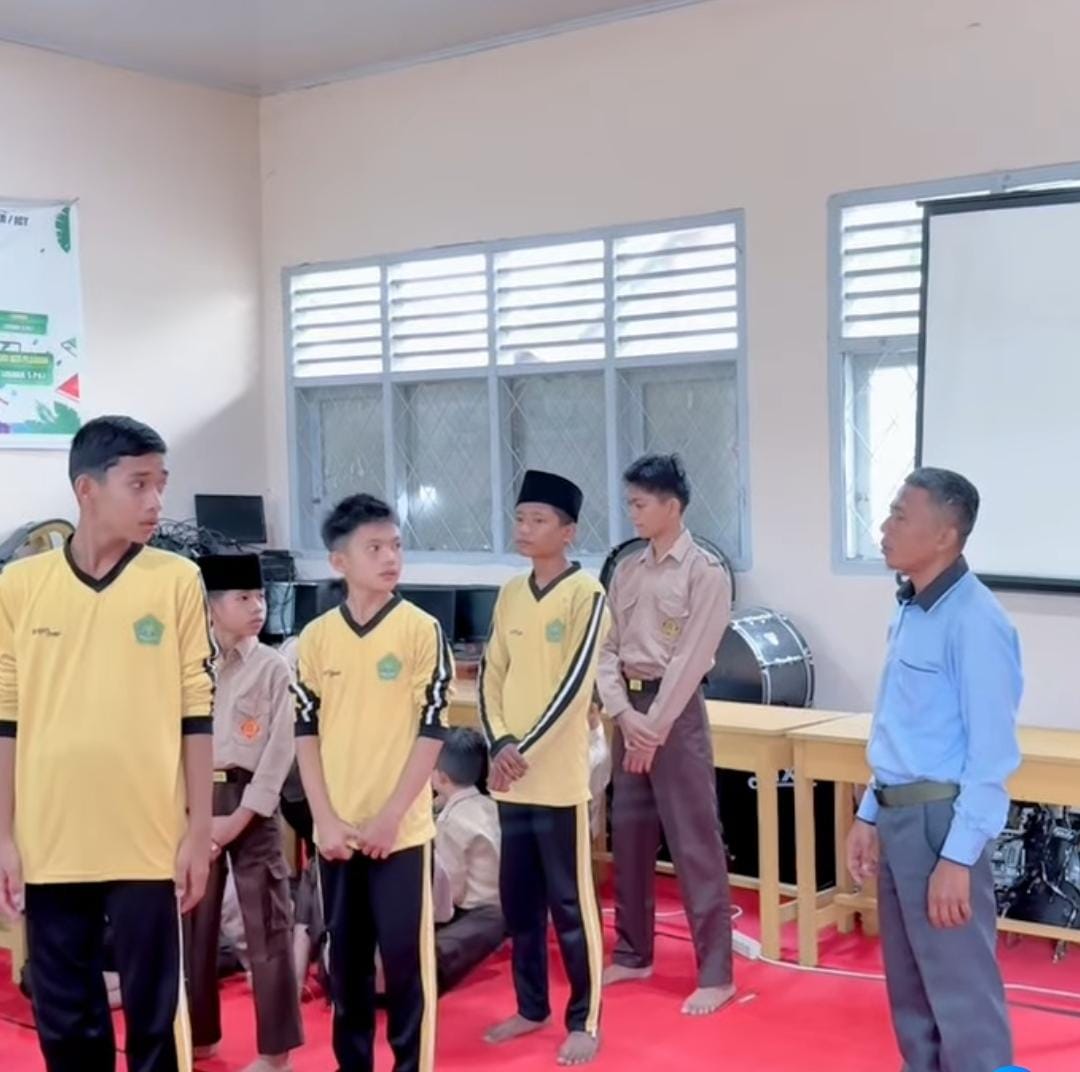 MTsN 7 Bungo Gelar Pembimbingan Penyelenggaraan Jenazah dalam Program Minat dan Bakat