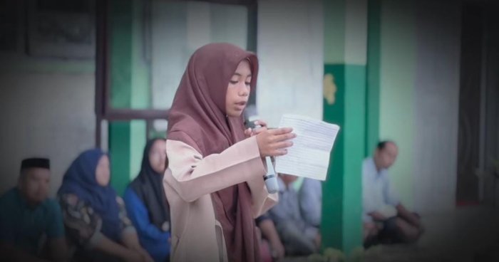 Sakila Siswi VIII B MTsN 7 Bungo Kembali Hentakkan Rasa dengan Puisi Bertema Ibu