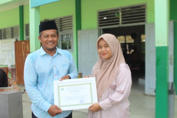 Guru IPS MTsN 7 Bungo Raih Penghargaan Nilai Mata Pelajaran Tertinggi pada ASAS Genap TP 2025/2026