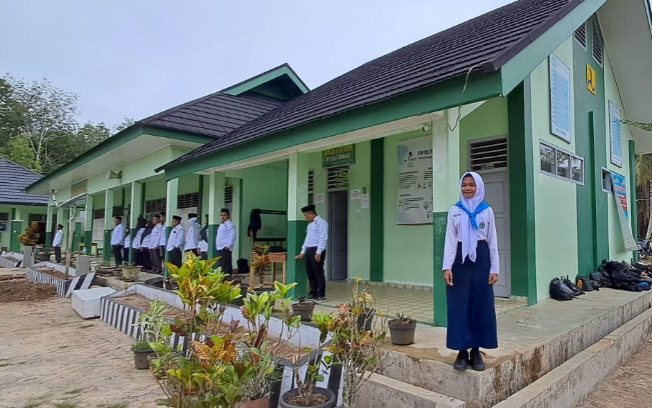 TIM PMR MTsN 7 Bungo Siaga Saat Kegiatan Upacara Bendera