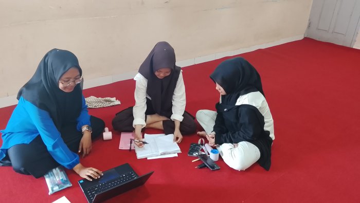 Tim Riset OMI MTsN 7 Bungo Gelar Diskusi Pengelolaan Data Riset