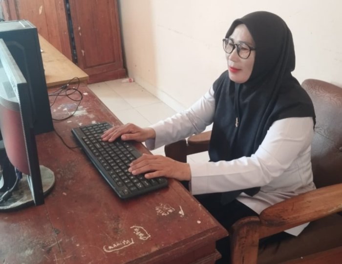 Guru-Guru MTsN 7 Bungo Antusias Ikuti Pengisian Survei Lingkungan Belajar (Sulingjar)