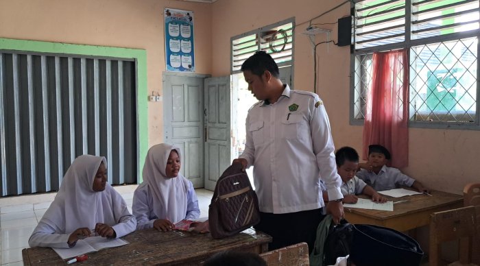 Tanamkan Kejujuran Siswa MTsN 7 Bungo, Pengawas Kumpulkan Tas Saat Asesmen Dimulai