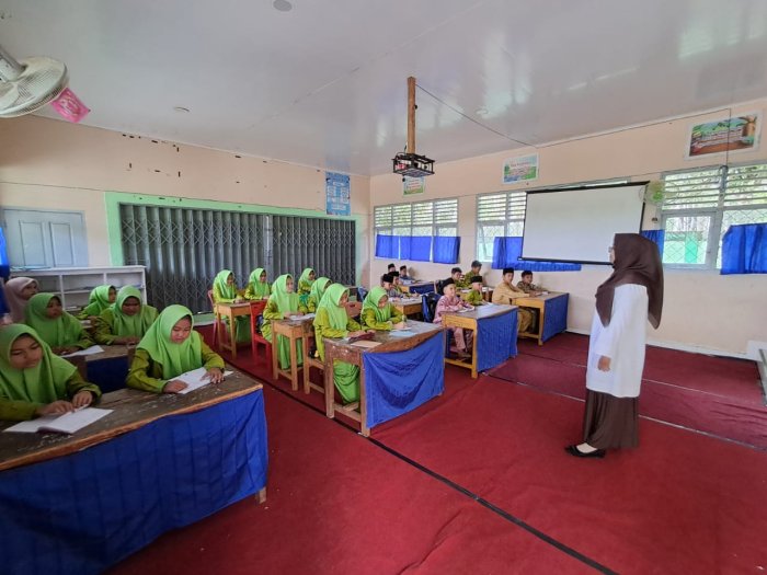 Semangat Kembali ke Madrasah, Hari Pertama KBM Semester Genap MTsN 7 Bungo Berjalan Lancar