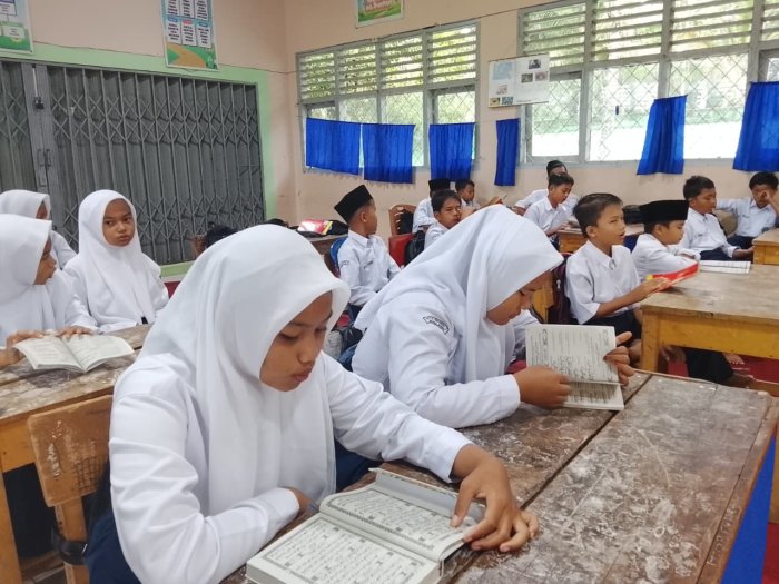 MTs Negeri 7 Bungo Terapkan Program Literasi Al-Qur'an Setiap Pagi Sebelum KBM