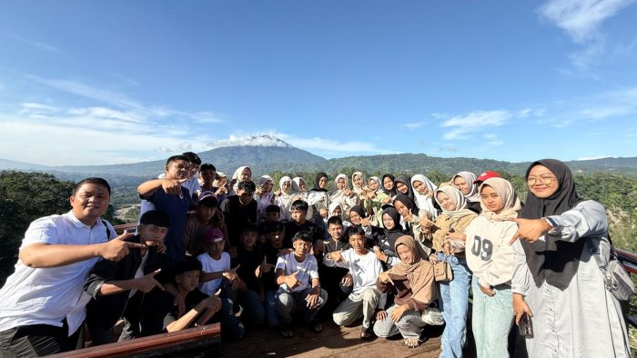 Darmawisata Siswa Kelas IX MTsN 7 Bungo ke Bukittinggi: Menjelajah Keindahan Alam hingga Jejak Sejarah Minangkabau