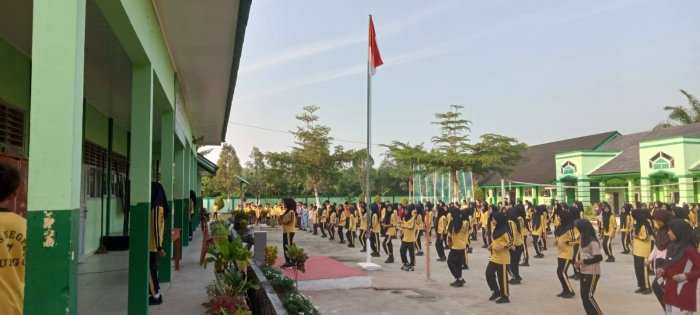 Siswa MTsN 7 Bungo Awali Sabtu Pagi dengan Senam Kebugaran Jasmani Siswa MTsN 7 Bungo Awali Sabtu Pagi dengan Senam Kebugaran Jasmani
