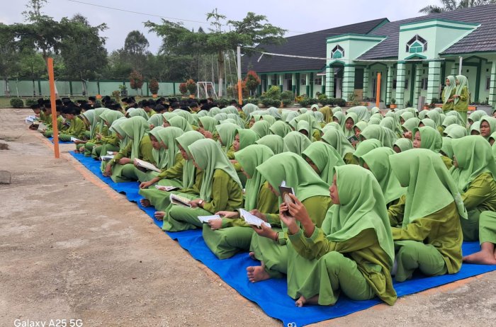 Pagi Penuh Berkah, MTsN 7 Bungo Laksanakan Yasinan Bersama sebagai Penguatan Karakter Spiritual Warga Madrasah