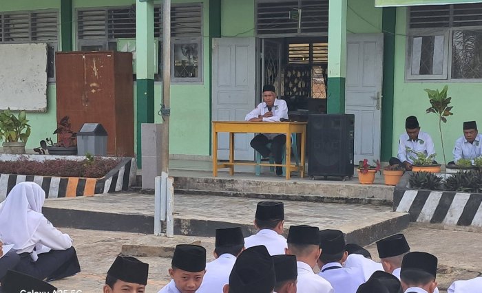 Tingkatan dan Hikmah Puasa, Muhammad Yusuf Ajak Keluarga Besar MTsN 7 Bungo Raih Ramadhan Berkualitas