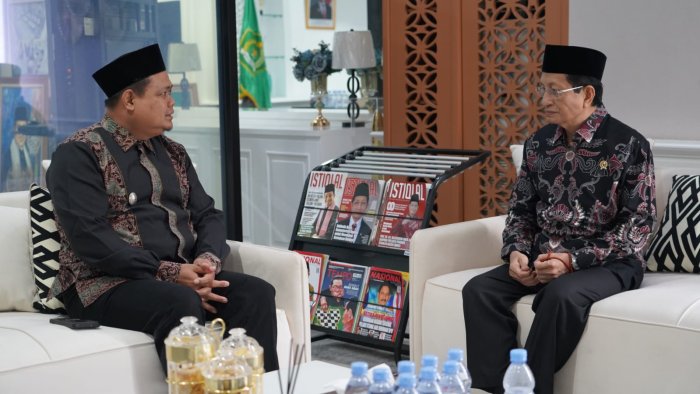 Menag dan Wabup Bungo Bahas Sinergi Pembinaan Pesantren dan Kerukunan Umat Menag dan Wabup Bungo Bahas Sinergi Pembinaan Pesantren dan Kerukunan Umat