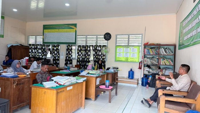 Kepala MTsN 7 Bungo Pimpin Rapat Internal: Bahas Persiapan ASAS, Kedisiplinan, dan Kegiatan Madrasah