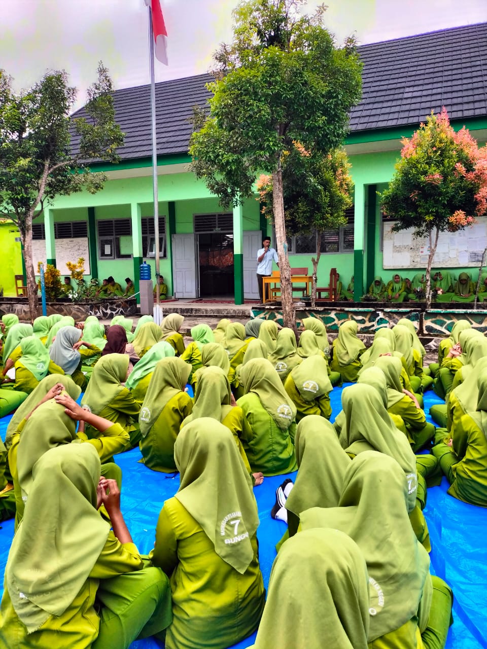 Setiap Jumâ€™at Pagi, MTs Negeri 7 Bungo Gelar Yasinan dan Shalawatan