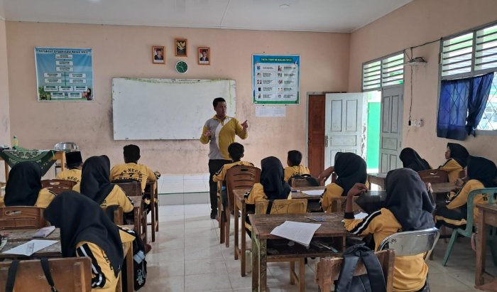 Siswa Kelas VII C MTsN 7 Bungo Pelajari Sifat Pemurah dan Bahaya Sifat Kikir Melalui Surah Al-Lail Ayat 1-11