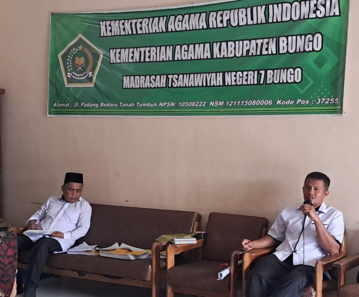 Kepala MTsN 7 Bungo Pimpin Rapat Akhir Semester dan Koordinasi Sejumlah Agenda Strategis