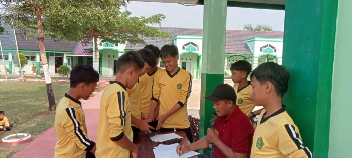 MTsN 7 Bungo Kembali Gelar Liga Madrasah 2026, Perkuat Sportivitas dan Kekompakan Siswa MTsN 7 Bungo Kembali Gelar Liga Madrasah 2026, Perkuat Sportivitas dan Kekompakan Siswa