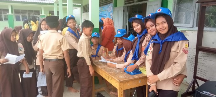 Anggota PMR MTsN 7 Bungo Aktif Berpartisipasi dalam Kegiatan Cek Kesehatan Gratis