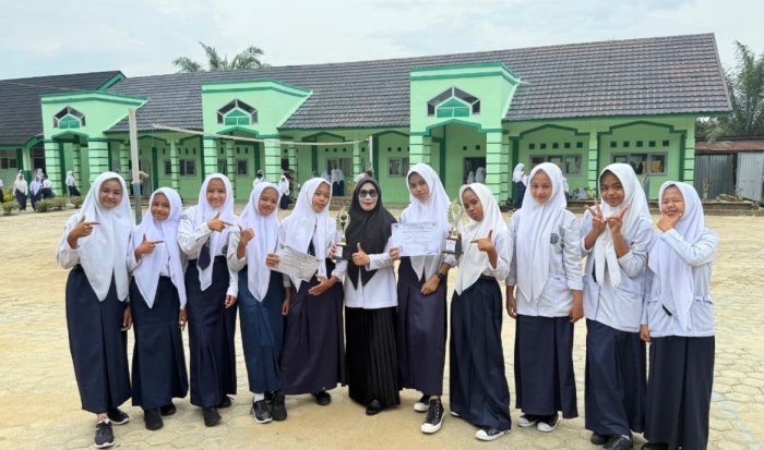 Kelas IX A MTsN 7 Bungo Borong Juara di Lomba Hari Kesaktian Pancasila 2025