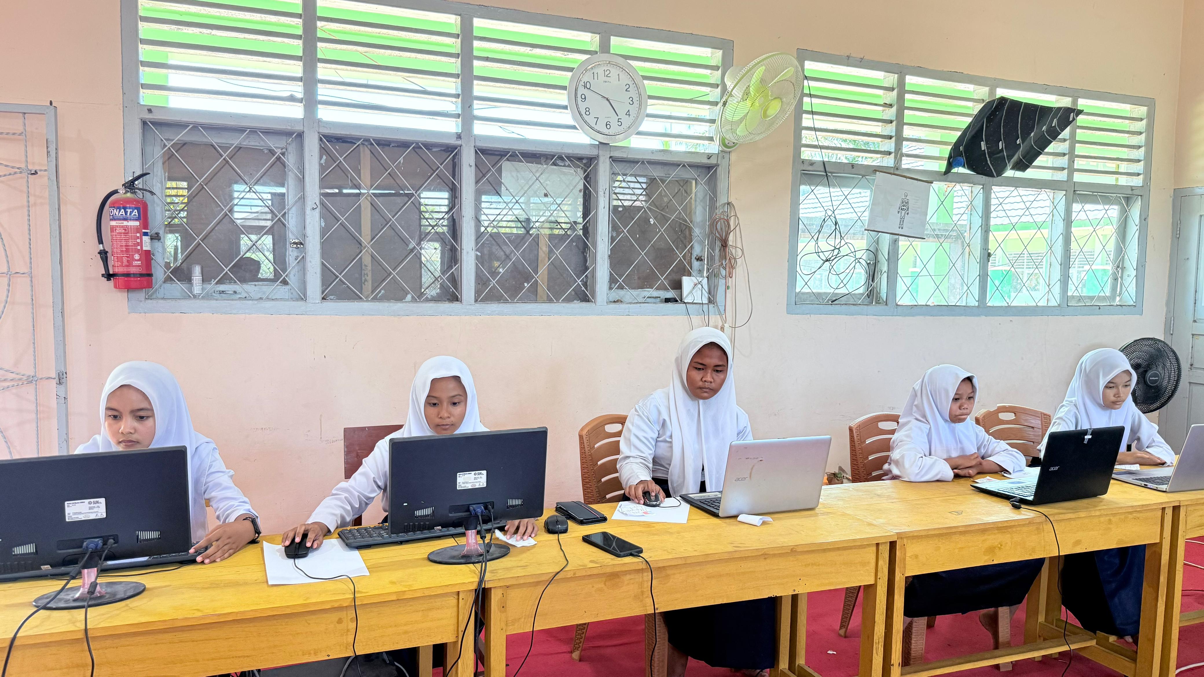 Hari Pertama ANBK 2025/2026 di MTsN 7 Bungo Berjalan Lancar dan Tertib