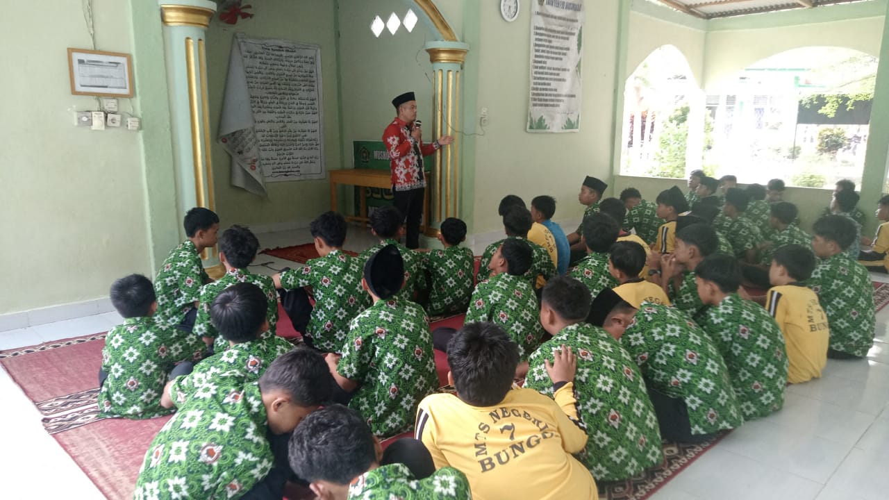 MTsN 7 Bungo Gelar Shalat Dzuhur Berjamaah dan Kajian Islam Rutin, Wujud Komitmen Bentuk Karakter Islami Siswa