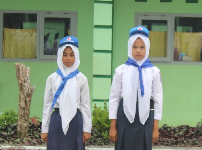 Sigap dan Siaga, PMR MTsN 7 Bungo Dukung Keselamatan Peserta Upacara Bendera Sigap dan Siaga, PMR MTsN 7 Bungo Dukung Keselamatan Peserta Upacara Bendera