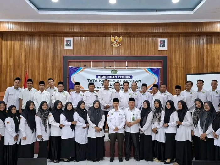 Staf MTsN 7 Bungo Ikuti Bimbingan Tata Kelola Kearsipan, Wujudkan Administrasi yang Profesional dan Akuntabel