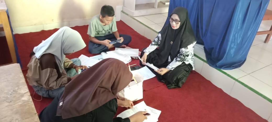 Langkah Menuju Prestasi: Siswa-Siswi MTsN 7 Bungo Gelar Latihan Rutin Usai Kegiatan Belajar dalam Rangka Hadapi OMI 2025