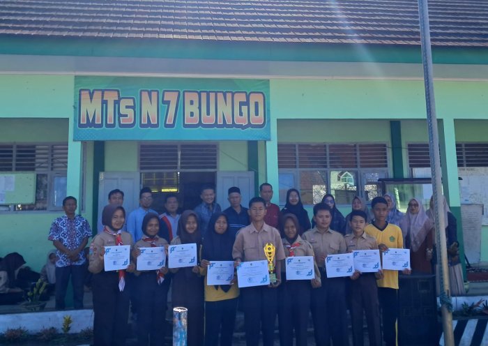 MTsN 7 Bungo Gelar Penyerahan Sertifikat OMI 2025 dengan Semangat dan Kebanggaan