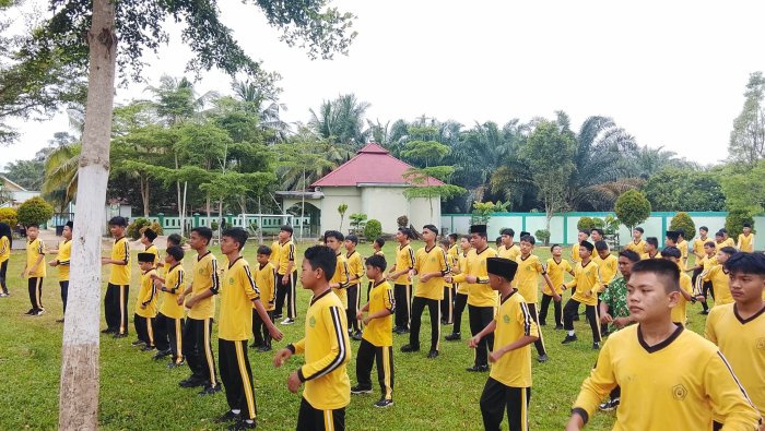 Bangun Semangat dan Disiplin, MTsN 7 Bungo Gelar SKJ Rutin dan Apel Pagi, Tekankan Pentingnya Manajemen Waktu