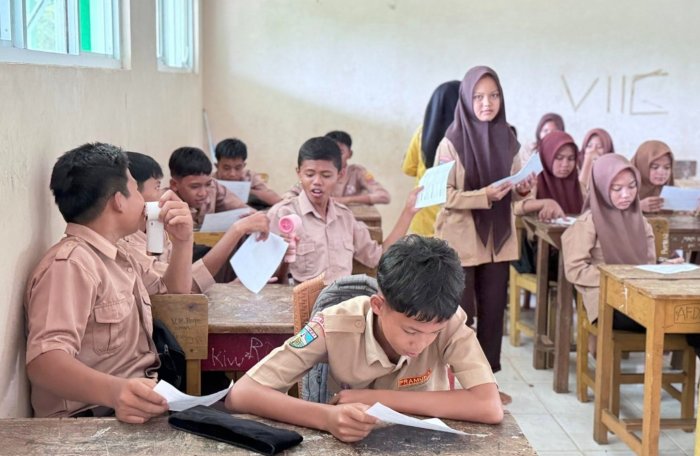 Tim Riset OMI Tahun 2025 Sebar Kuesioner di MTsN 7 Bungo, Antusiasme Tinggi dari GTK dan Siswa